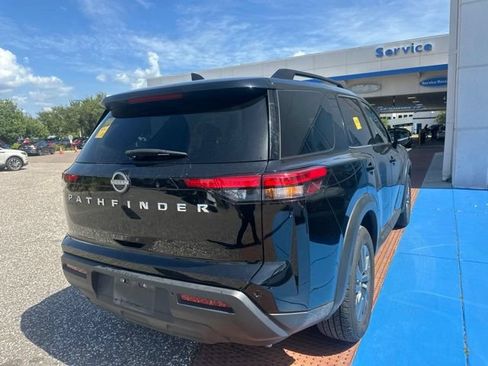 Used 2025 Nissan Pathfinder SV FWD image 36