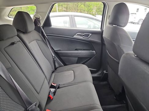 Used 2024 Kia Sportage LX image 8