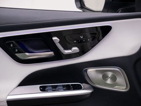 Used 2023 Mercedes-Benz GLC 300 4MATIC image 15