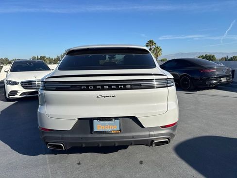 Used 2024 Porsche Cayenne Coupe AWD/4WD image 6
