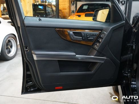 Used 2014 Mercedes-Benz GLK 350 4MATIC image 11