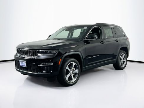 Used 2023 Jeep Grand Cherokee Limited image 1