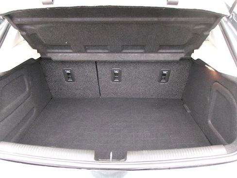 Used 2018 Chevrolet Cruze LT w/ Convenience Package image 13