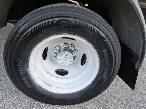 Used 2022 Ford E-450 and Econoline 450 Super Duty image 33