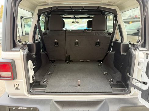 Used 2022 Jeep Wrangler Unlimited Sport image 28