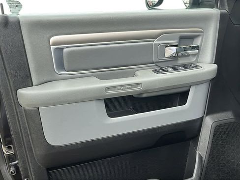 Used 2018 RAM 2500 SLT image 9