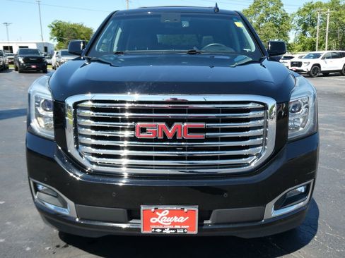 Used 2017 GMC Yukon SLT w/ Premium Edition AWD/4WD image 10
