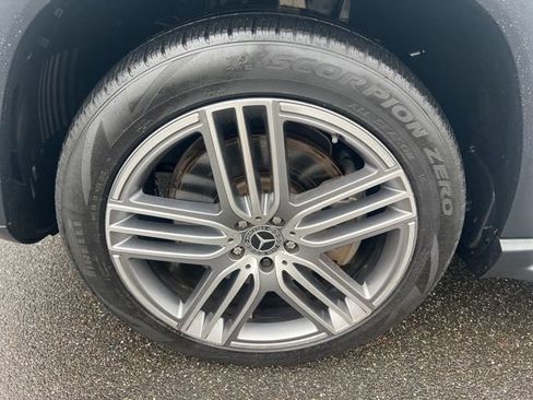 Used 2021 Mercedes-Benz GLS 450 4MATIC image 10