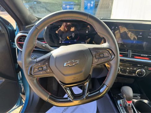 Used 2025 Chevrolet Trax RS w/ Driver Confidence Package image 22