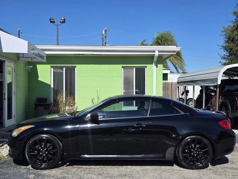 Used 2010 INFINITI G37 Base 2dr Convertible w/ Premium Pkg image 5