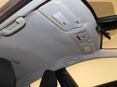 Used 2022 Toyota Corolla LE image 66