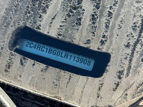 Used 2020 Chrysler Pacifica Touring-L image 2