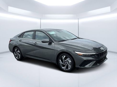 New 2025 Hyundai Elantra Limited image 1