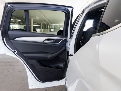 Certified 2025 BMW X4 xDrive30i image 19