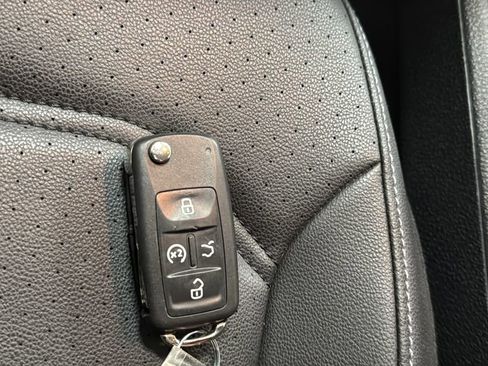 Used 2020 Volkswagen Passat 2.0T R-Line image 20