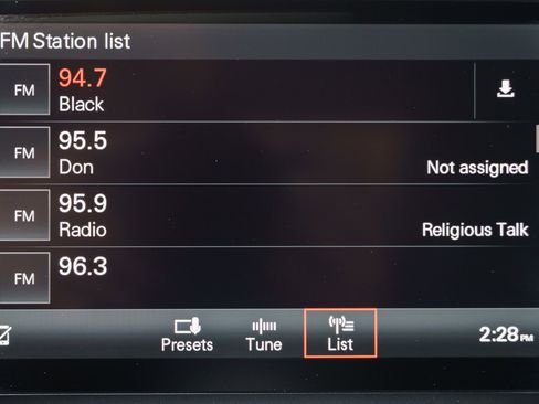 Used 2024 Porsche 718 Boxster w/ Premium Package image 14