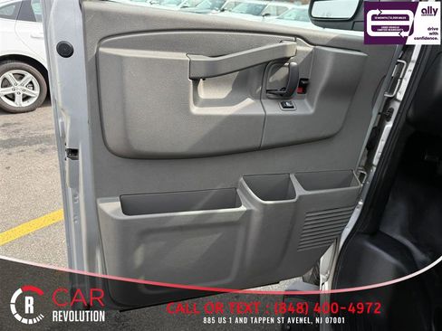 Used 2018 Chevrolet Express 3500 LS image 23