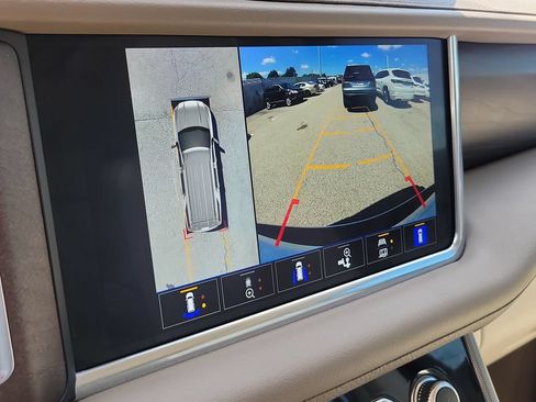 Used 2022 GMC Yukon XL Denali AWD/4WD image 30