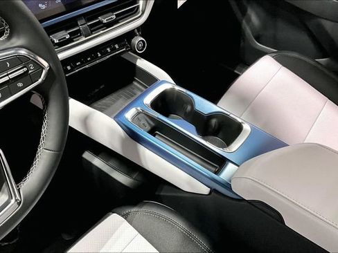New 2026 Chevrolet Equinox EV LT FWD image 8