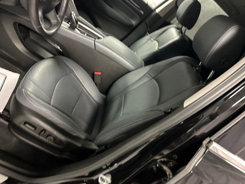 Used 2021 Buick Enclave Essence FWD image 12