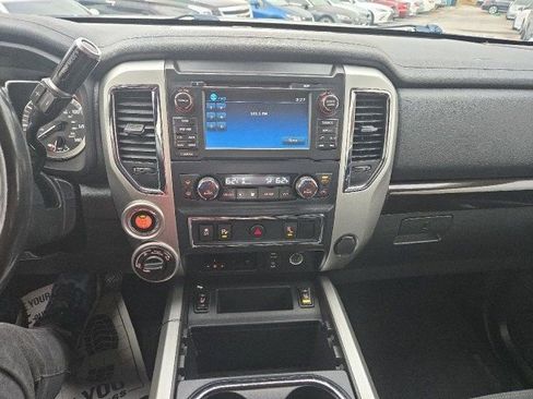 Used 2017 Nissan Titan SV image 16