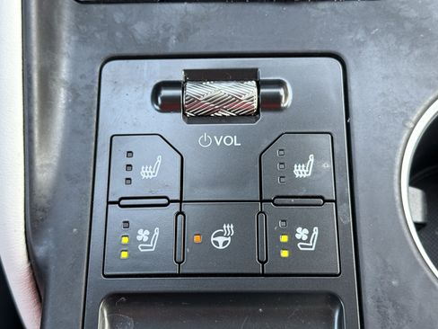 Used 2026 Lexus IS 350 F Sport w/ Technology Package RWD image 9