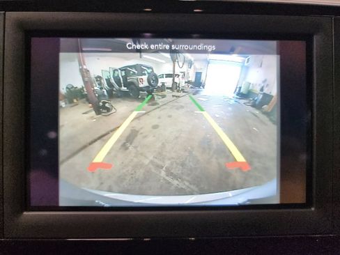 Used 2018 Chrysler Pacifica Touring Plus FWD image 19