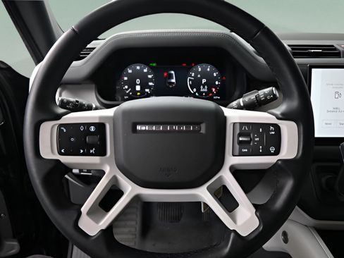 Certified 2025 Land Rover Defender 130 X-Dynamic SE AWD/4WD image 29