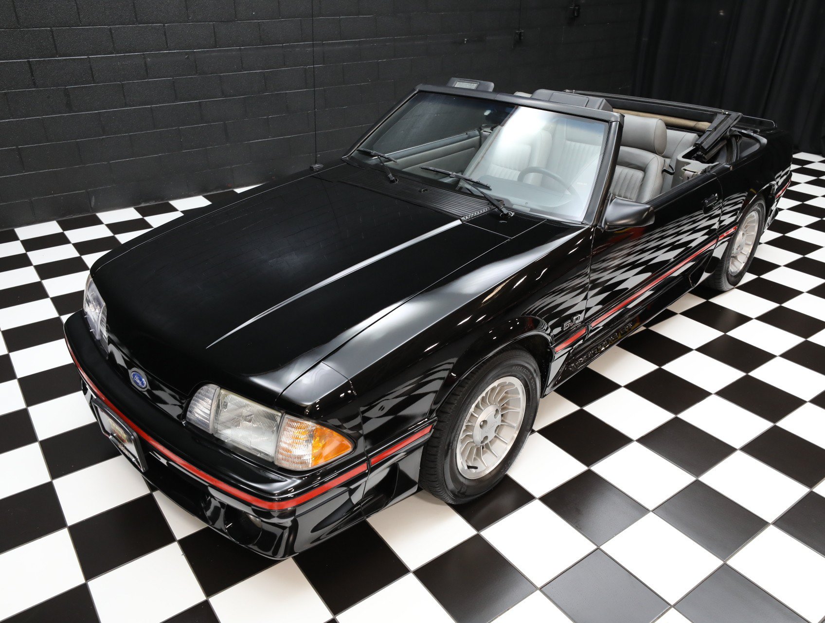 Used 1987 Ford Mustang GT RWD image 15