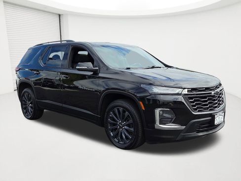 Used 2022 Chevrolet Traverse RS image 3