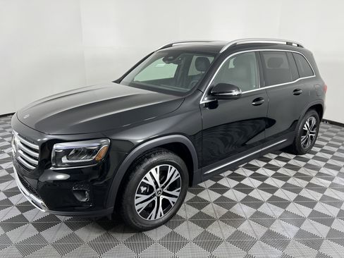Used 2026 Mercedes-Benz GLB 250 4MATIC image 7
