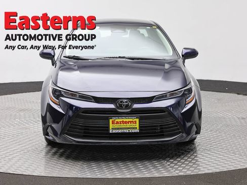 Used 2024 Toyota Corolla LE FWD image 2