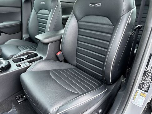 Used 2023 Kia Forte GT-Line w/ GT-Line Premium Package FWD image 17