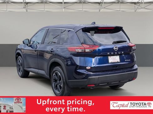 Used 2024 Nissan Rogue SV image 5