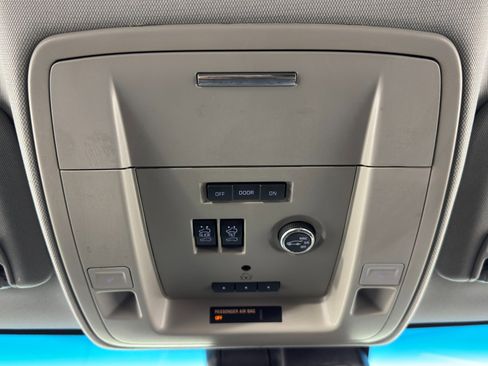 Used 2015 Chevrolet Suburban LTZ image 32