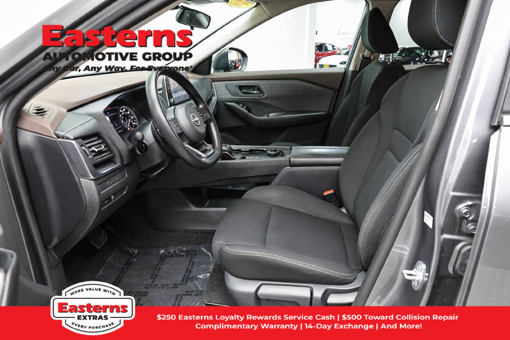 Used 2023 Nissan Rogue S AWD/4WD image 15
