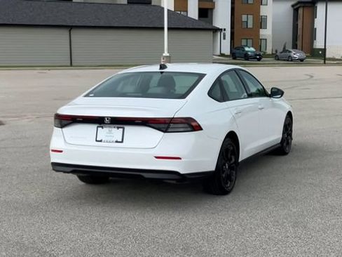 Certified 2025 Honda Accord SE image 8