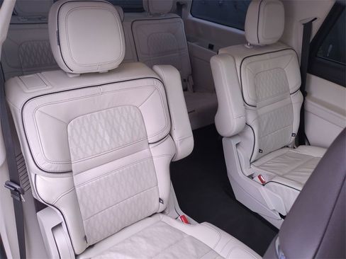 Used 2023 Lincoln Navigator Black Label image 29