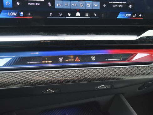Used 2025 BMW M5 AWD/4WD image 29