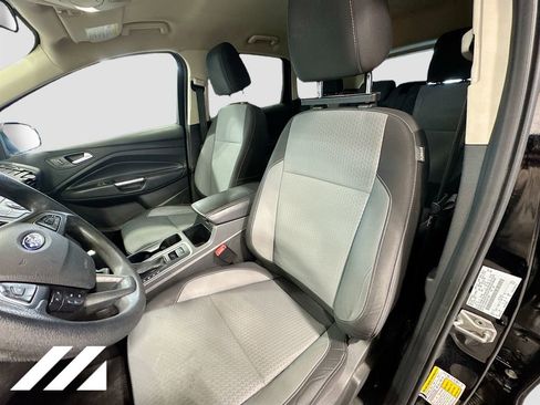 Used 2017 Ford Escape SE image 21