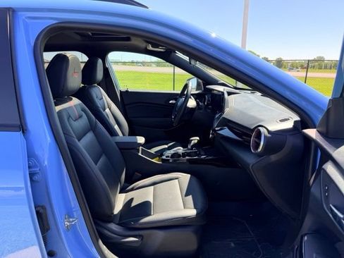 Used 2024 Chevrolet Trax RS w/ Sunroof Package FWD image 10