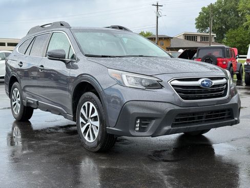Used 2022 Subaru Outback Premium AWD/4WD image 2