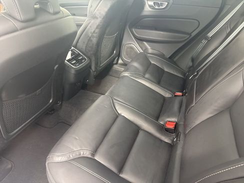 Used 2023 Volvo XC60 B5 Ultimate w/ Climate Package AWD/4WD image 14