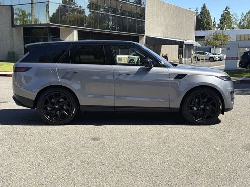 Used 2023 Land Rover Range Rover Sport SE image 4