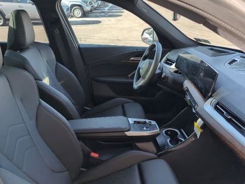 Used 2025 BMW X1 xDrive28i w/ Technology Package image 26