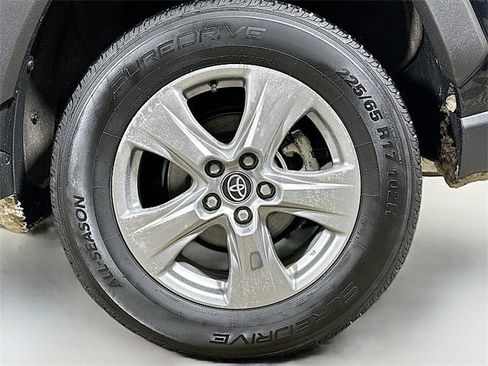 Used 2024 Toyota RAV4 XLE image 31