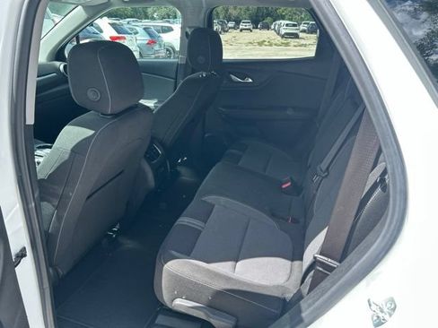 Used 2025 Chevrolet Blazer LT FWD image 6