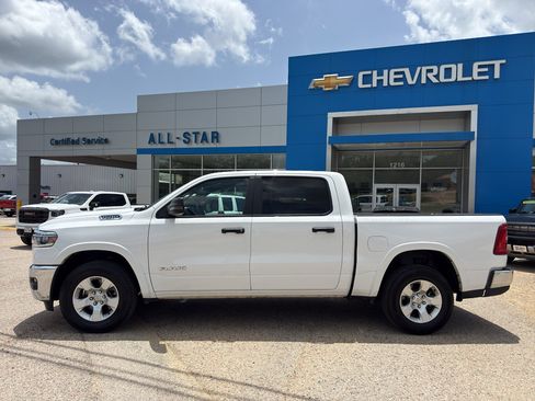 Used 2025 RAM 1500 Big Horn AWD/4WD image 4