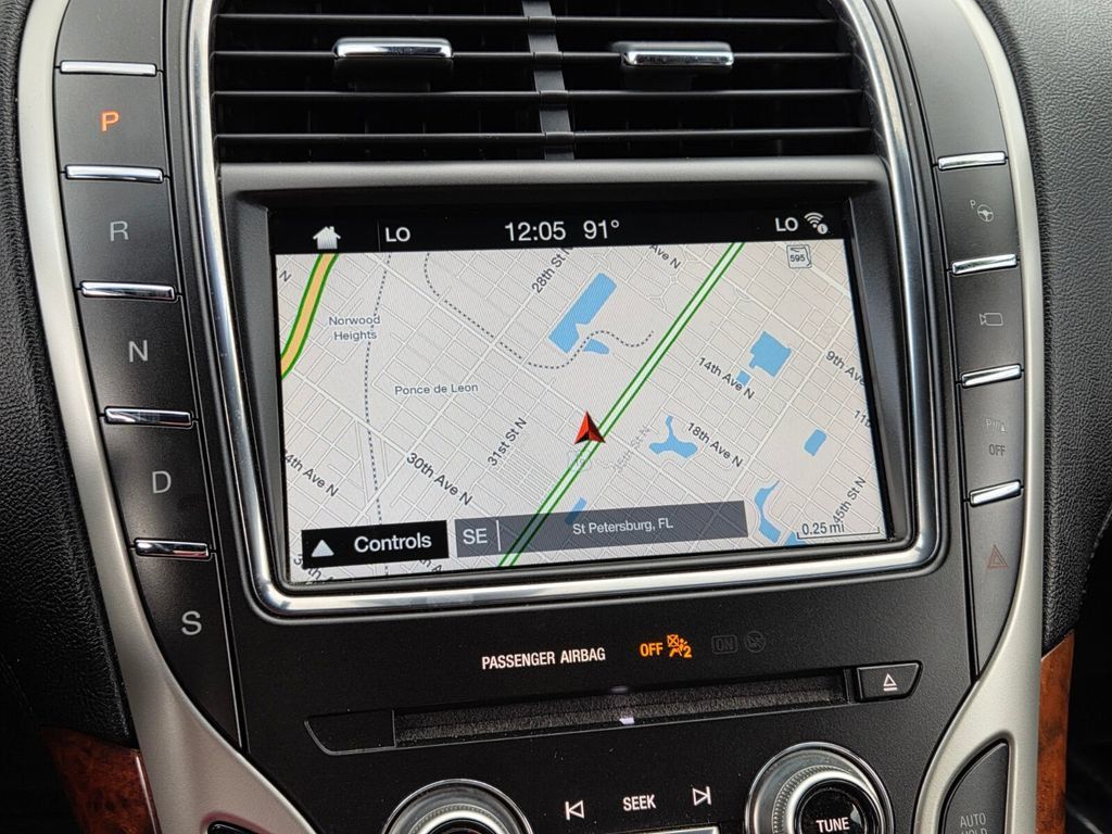 Used 2018 Lincoln MKX Reserve w/ Driver Assistance Package FWD image 25