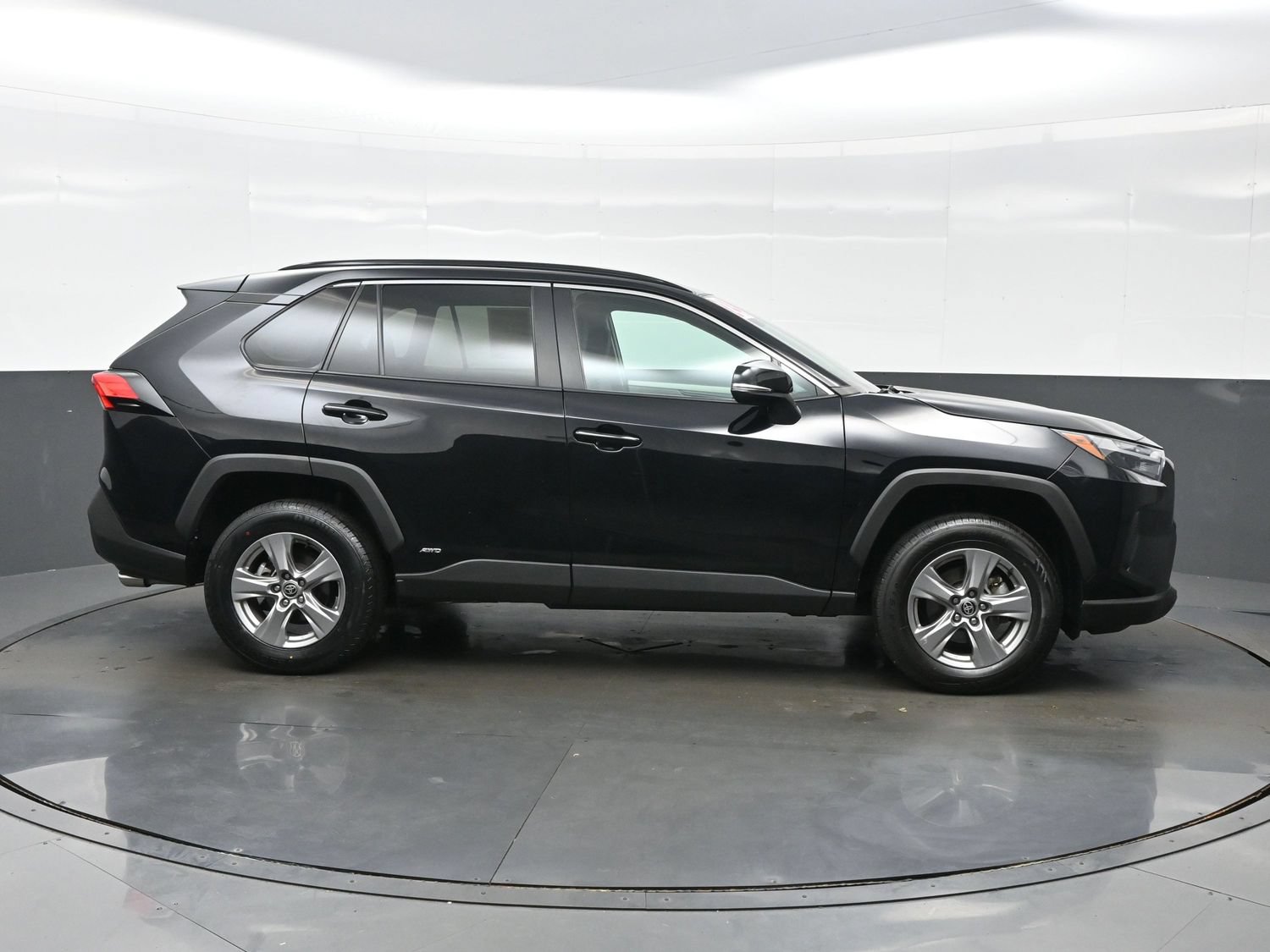 Used 2024 Toyota RAV4 XLE w/ Weather Package AWD/4WD image 7